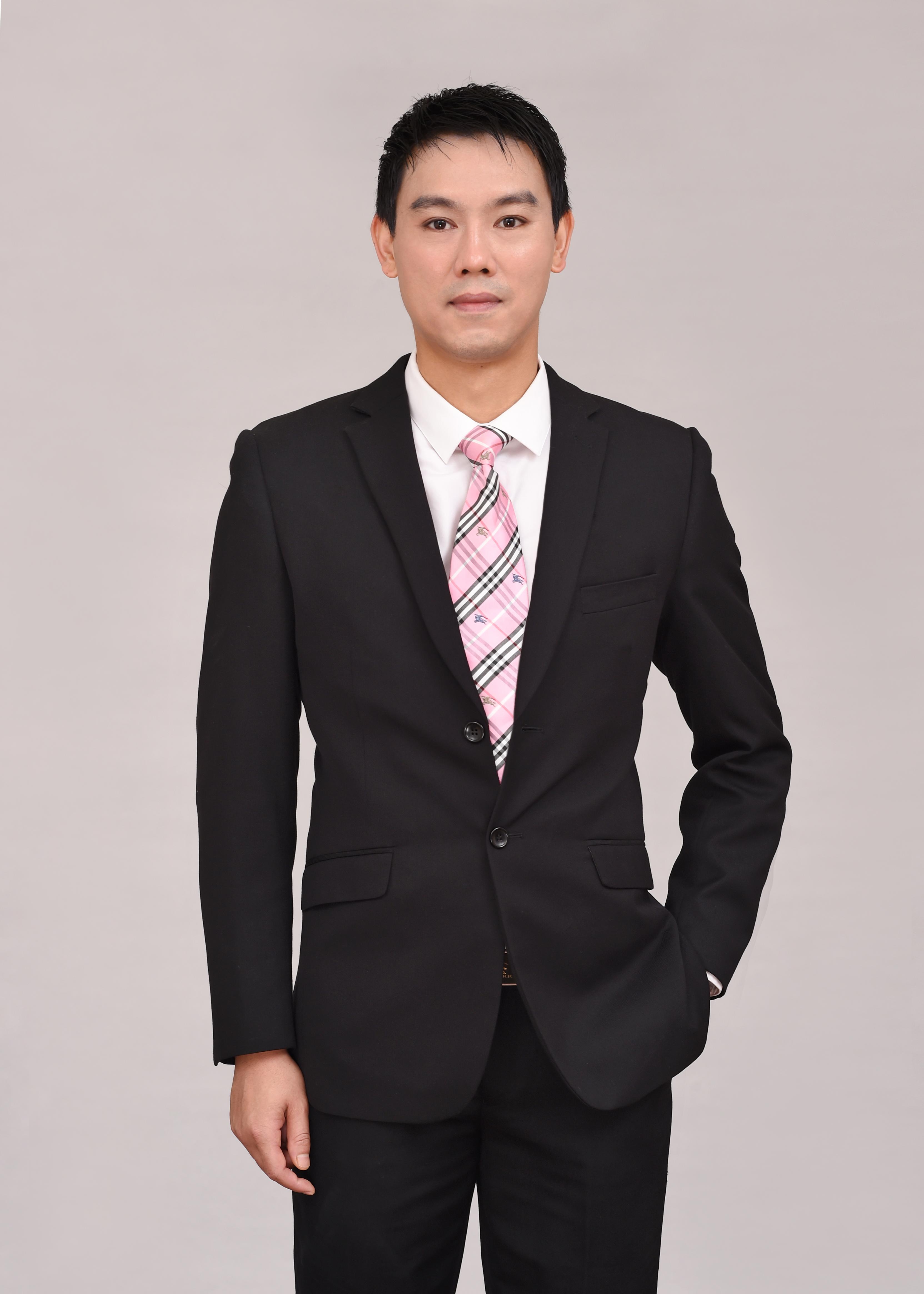 何乔友 创始人 & 执行董事
